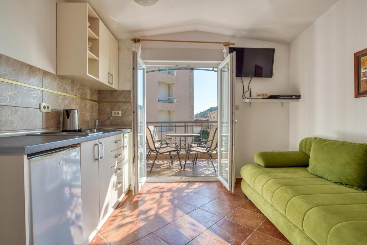 Apartmani Olga Petrovac Exterior foto