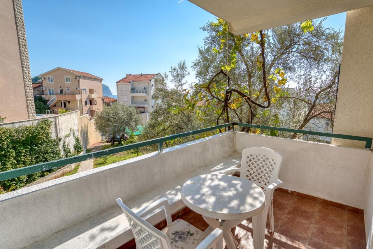 Apartmani Olga Petrovac Exterior foto