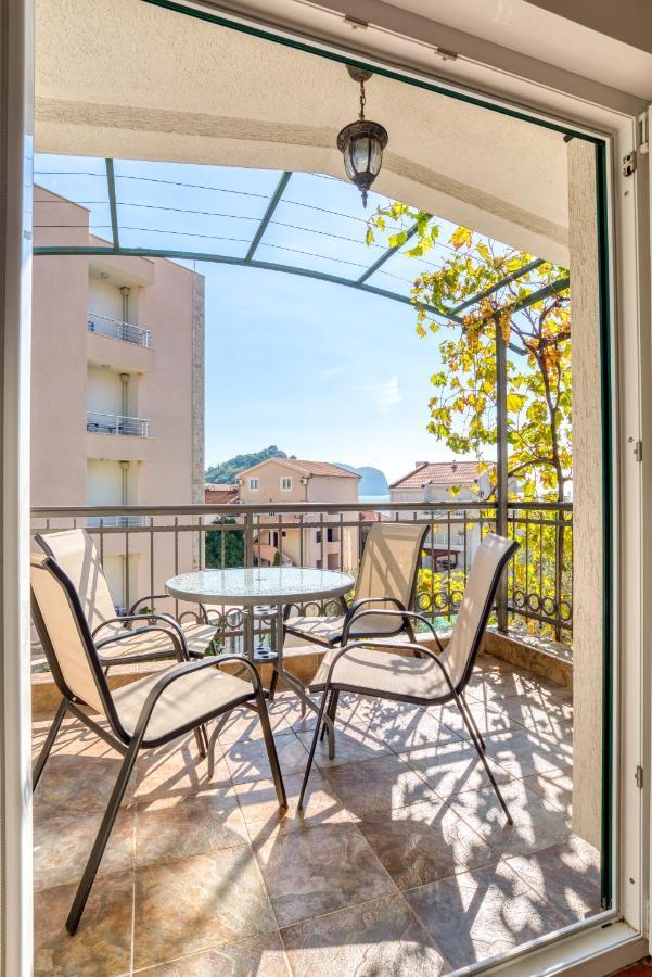 Apartmani Olga Petrovac Exterior foto