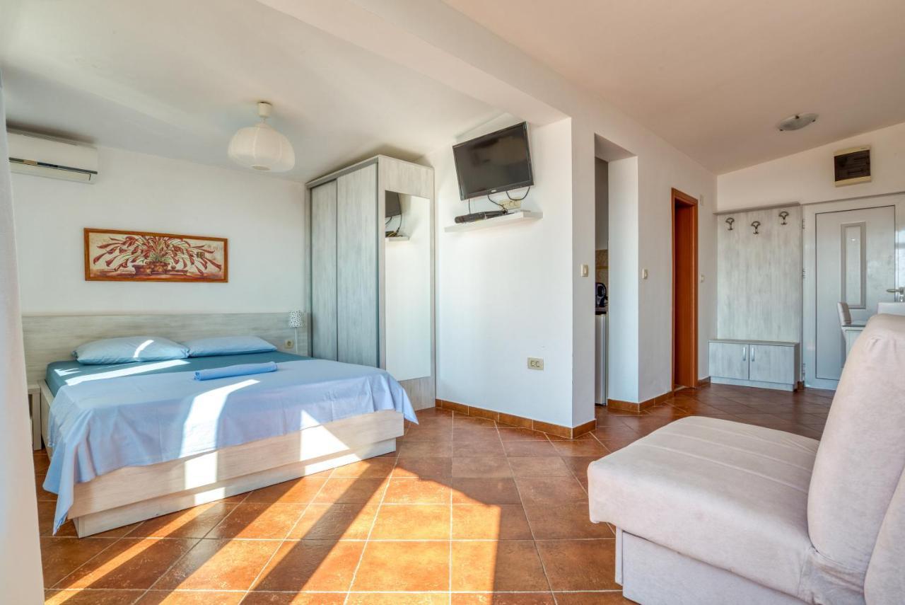 Apartmani Olga Petrovac Exterior foto